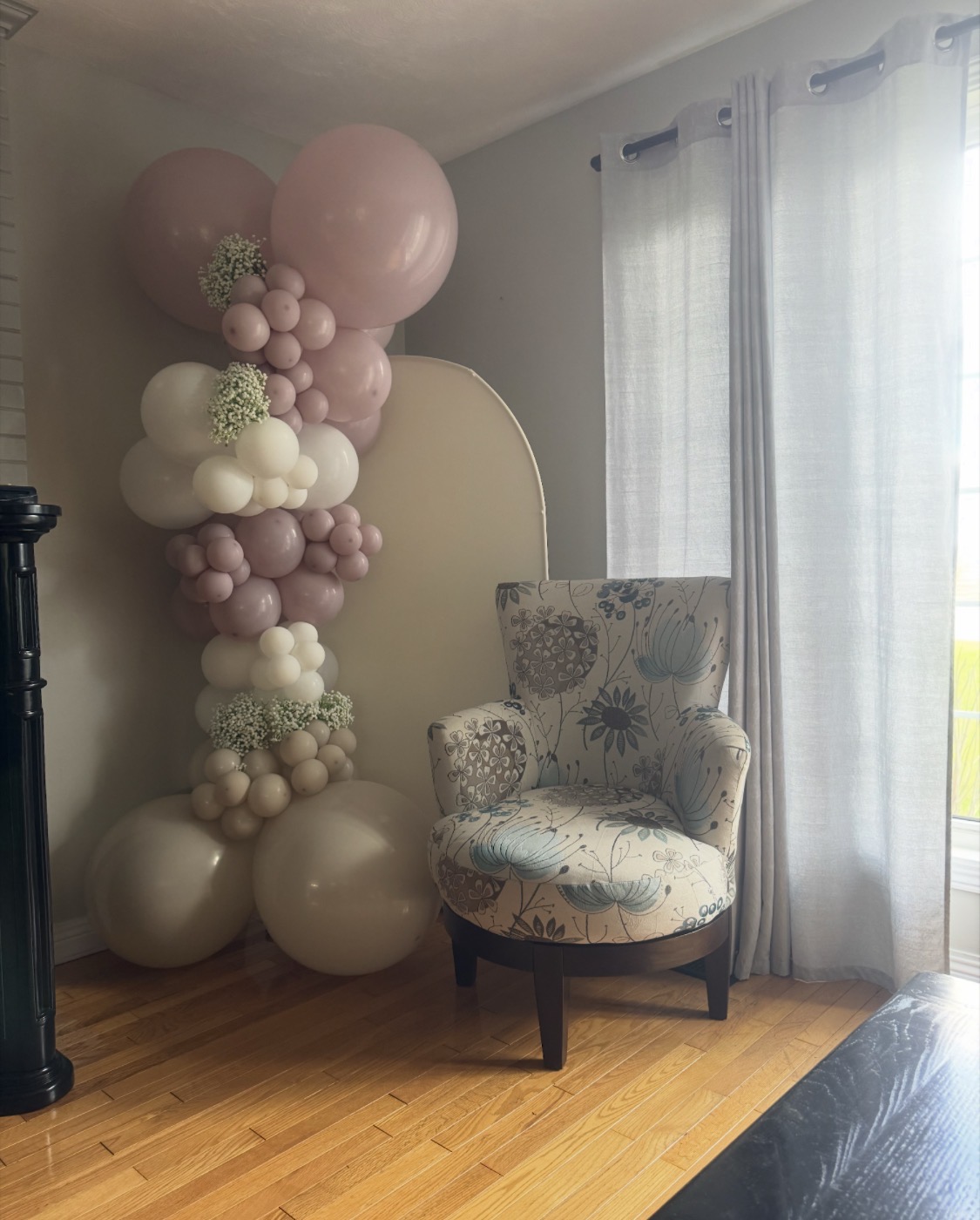 Balloon column